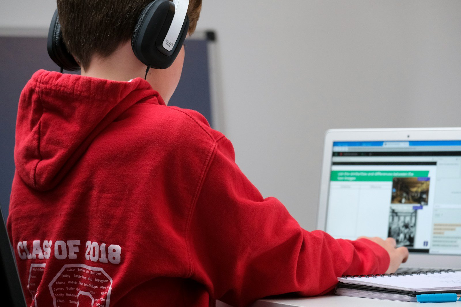 Why Digital Literacy Is Crucial In The Information Age